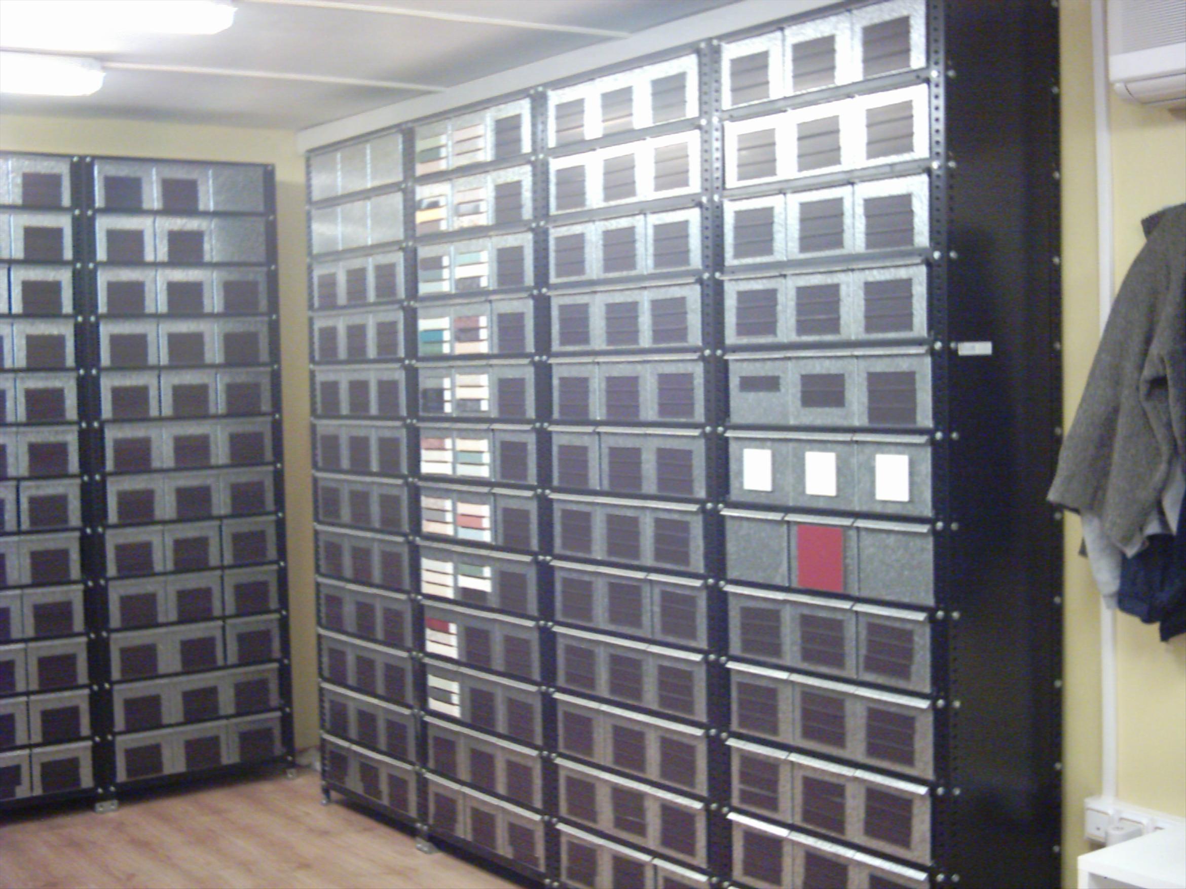 estanteria metalicas con cajones especiales